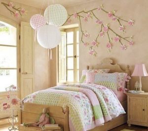 Decorating a Girls Bedroom with a Floral Theme